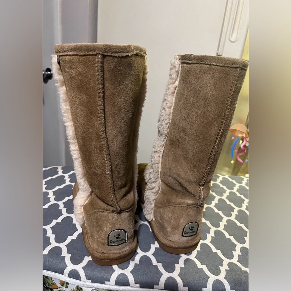 Moving Sale! Spectacular and Warm Sheepskin Boots! - Picture 6 of 6